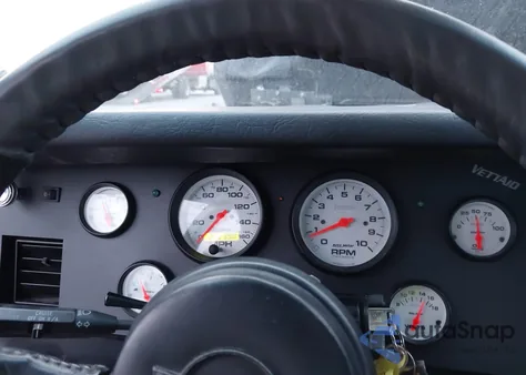 1984 Chevrolet Corvette из США, поврежденный, VIN 1G1AY0788E5105509